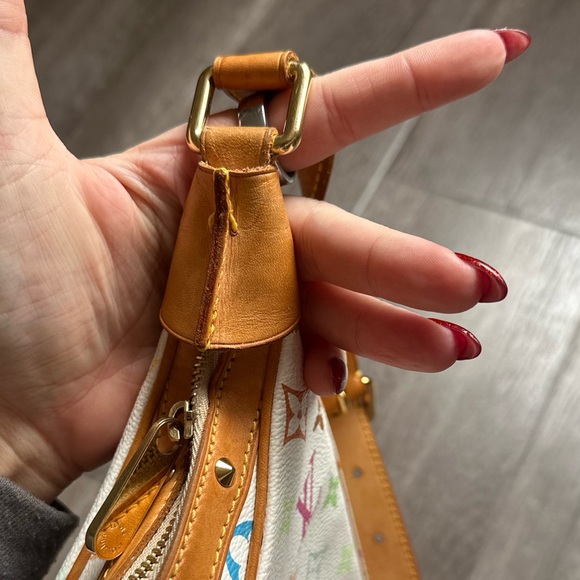 LOUIS VUITTON Monogram
Multicolor Boulogne shoulder bag - Picture 14 of 16